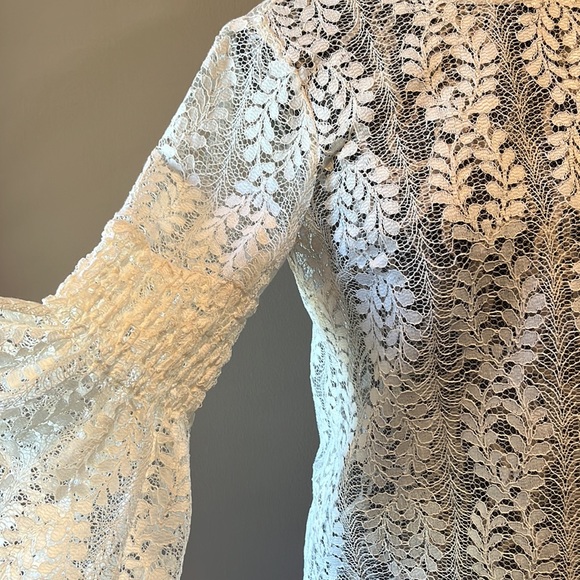 Michael Kors Lacey Top! Excellent condition - Picture 2 of 4